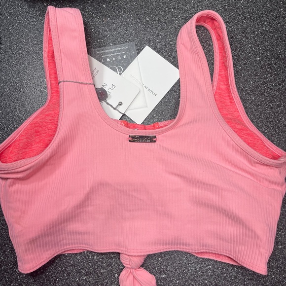 ❌Sold❌ NWT Bombshell Sportswear Henley sports bra - Picture 3 of 6